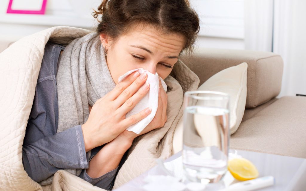 Как стоит правильно лечиться от гриппа: профессиональные советы медиков