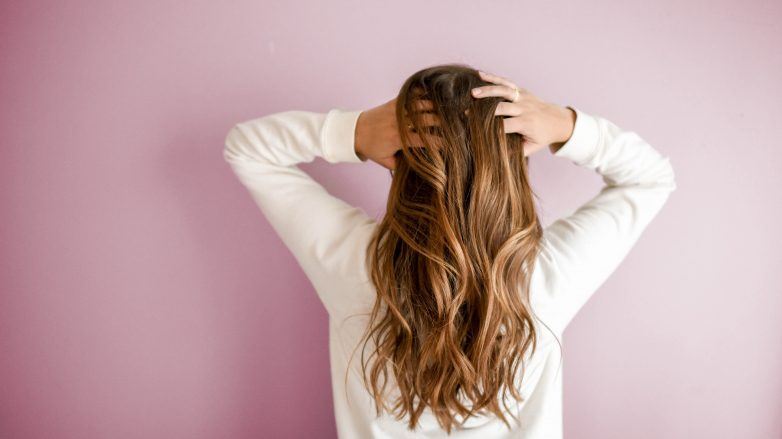 7 простых способов остановить потерю волос