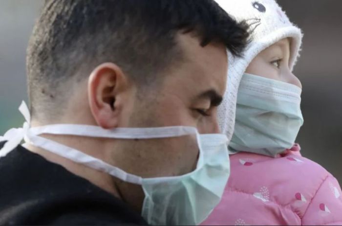 Надевать или нет: эксперт об эффективности маски для защиты от коронавируса