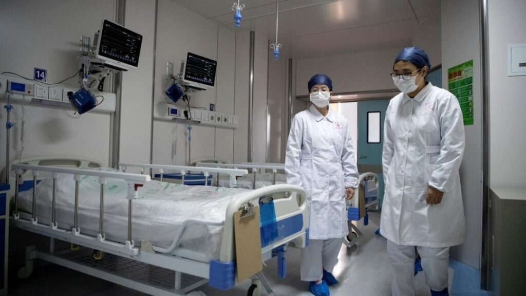 В Китае зафиксировали новую вспышку заболеваний коронавирусом