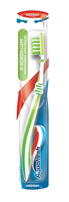 Зубная щетка Aquafresh In-between Clean, Medium, 1 штука