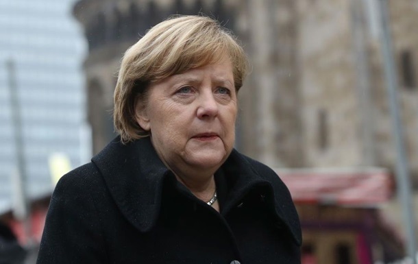 Канцлер Германии Меркель рассматривает вариант полного локдауна с остановкой транспорта