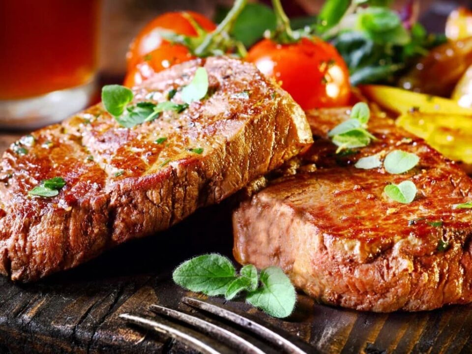 Медики назвали главный риск отказа от мяса