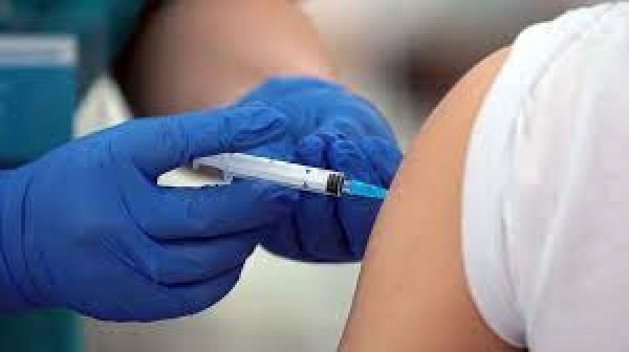 За вакцинацию от COVID хотят доплачивать