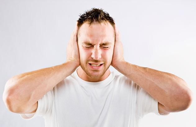 Самые распространенные причины звона в ушах