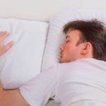 Какие проблемы может вызвать сон на животе