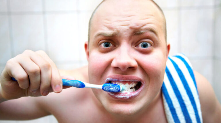Как правильно чистить зубы - совет от стоматологов