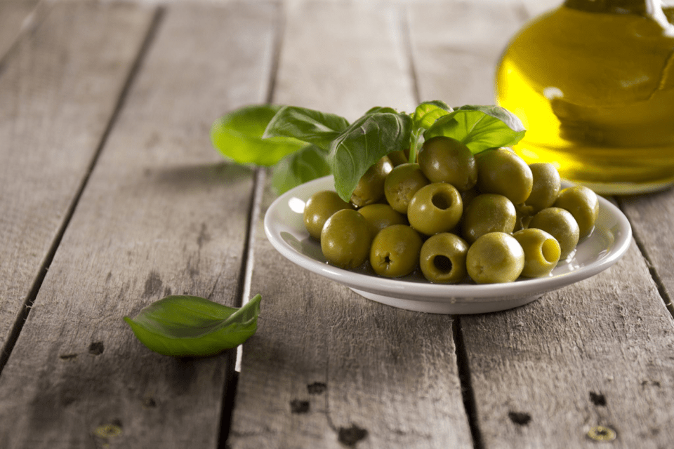 Кому нельзя есть оливки
