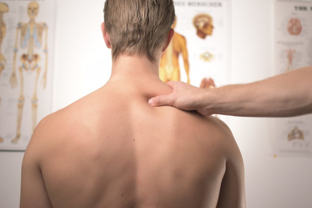 Какие главные причины болей в спине
