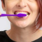 Какие ошибки при чистке зубов могут вызвать серьезные проблемы