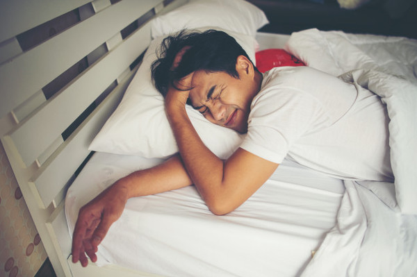 Недостаток сна связали с возникновением болезней сердца