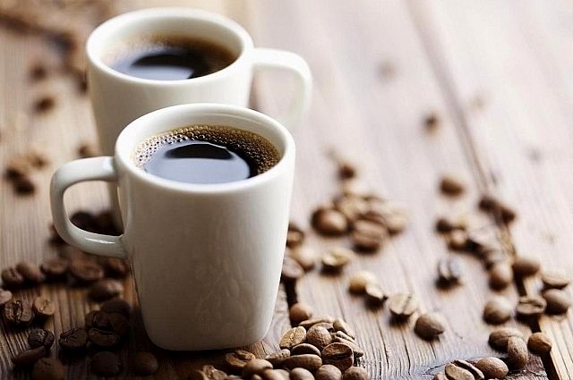 Медики рассказали, вредно ли пить кофе по утрам