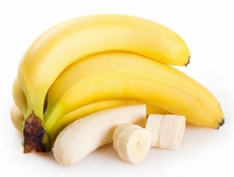 Врачи назвали полезные и вредные свойства бананов