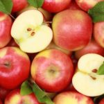 Два яблока в день спасут от страшной болезни: раскрыт секрет долголетия