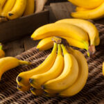Медики рассказали, передается ли коронавирус через бананы