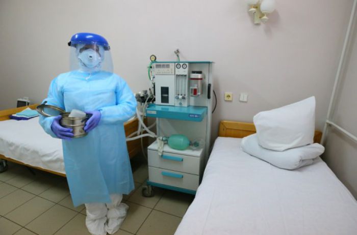 Жену зараженного коронавирусом черновчанина отправили в военный госпиталь