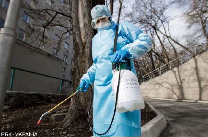 Стало известно, в каких областях Украины введены ограничения из-за коронавируса