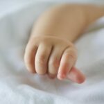 Первый младенец скончался от коронавируса