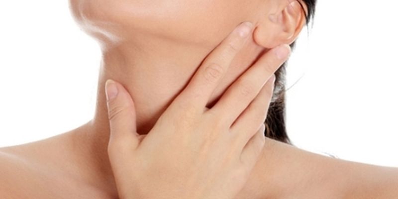 Первые симптомы заболевания щитовидки, с которыми срочно стоит обращаться к врачу