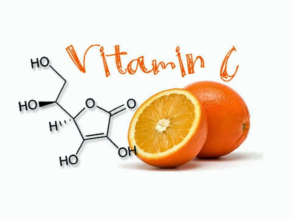 Медики рассказали о пользе витамина С при акне