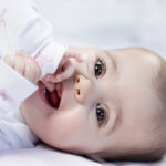 Как ухаживать за первыми молочными зубами ребенка