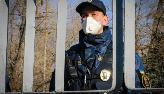 За нарушение самоизоляции оштрафовали 130 украинцев
