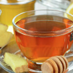 Медики объяснили, почему нельзя пить горячий чай при вирусных заболеваниях