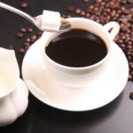 Вызывает ожирение: кому нужно отказаться от кофе