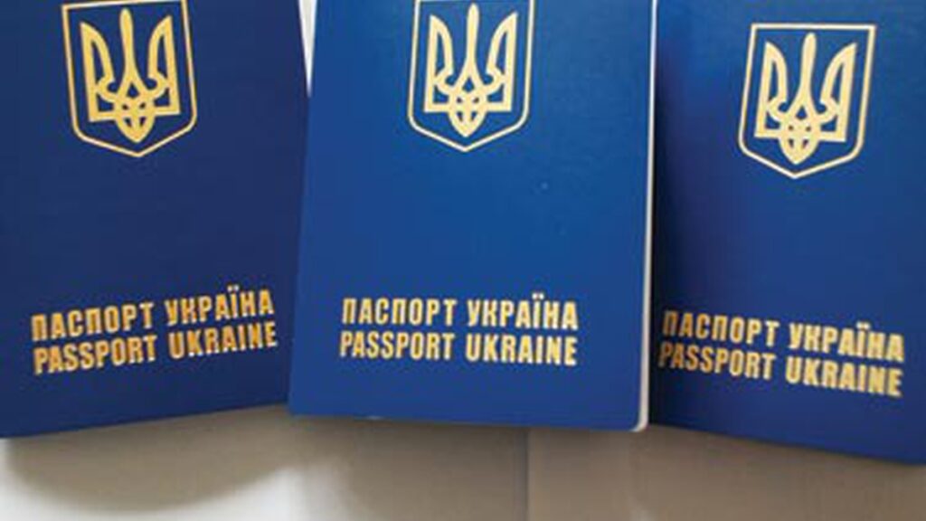 В Украине не планируют введение COVID-паспортов