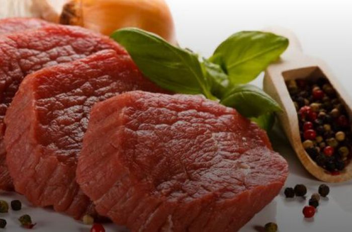 "Несъедобное мясо": китайцы подозревают говядину и баранину во вспышке COVID-19