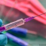 Добровольцы озвучили побочные эффекты российской вакцины от COVID