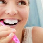 Как отбелить зубы: стоматологи рассказали, поможет ли сода