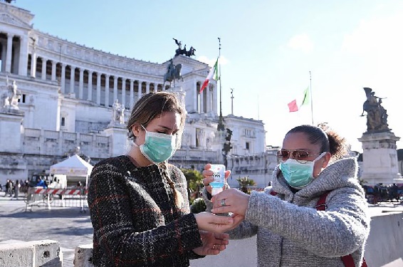 В Брюсселе с октября отменяют обязательное ношение масок на улице