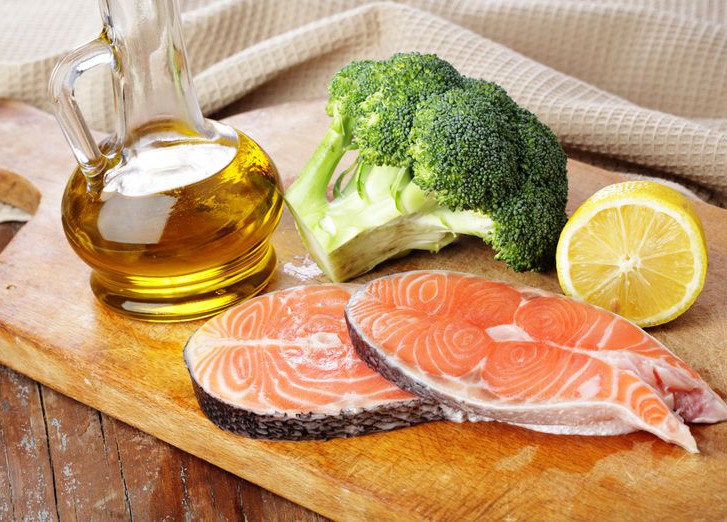 Рыба и масло. Медики назвали диету, которая может снизить риск сердечных заболеваний
