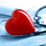 Медики назвали симптом инфаркта, который проявляется за недели до приступа