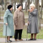В Польше из-за коронавируса вводят “часы пенсионеров”