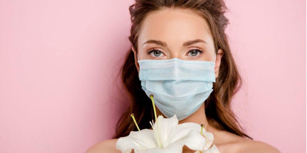 Как ухаживать за кожей после ношения маски: советы дерматолога