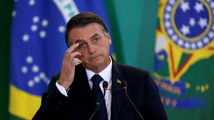 Президент Бразилии, который не верил в коронавирус, теперь говорит что нужно инвестировать не в вакцину, а лекарство