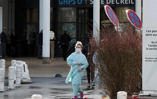 Франция не справляется и отправит часть пациентов с коронавирусом в Германию