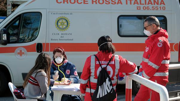 В Италии за сутки более 30 тыс. случаев коронавируса за сутки