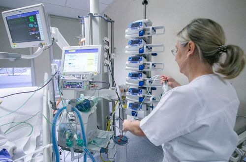 Польша упростила трудоустройство украинским медикам: обещают европейские зарплаты