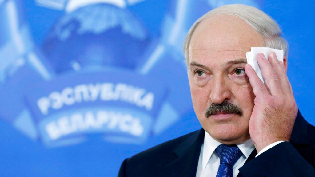 Лукашенко сообщил планирует ли прививаться от COVID-19