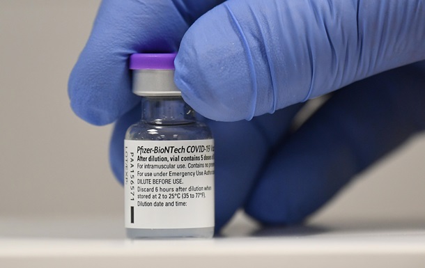 В США одобрили применение COVID-вакцины Pfizer
