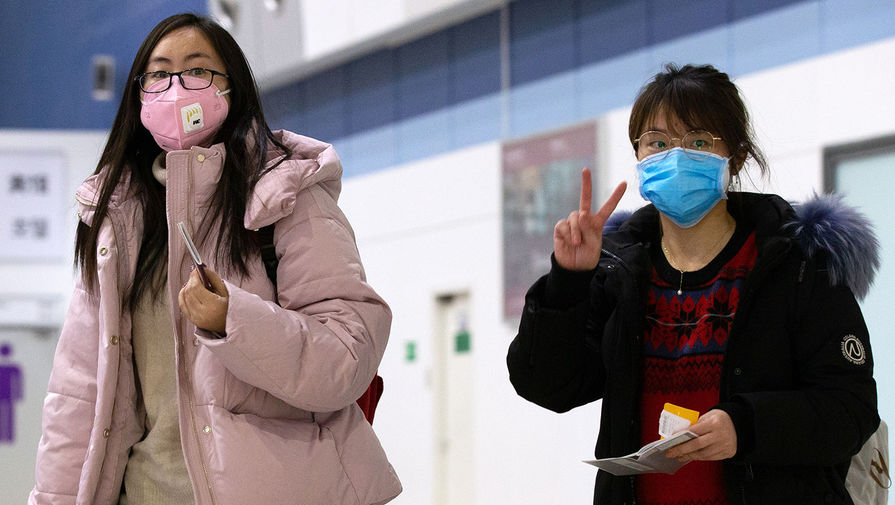 Ученые разъяснили, почему пандемию невозможно остановить с помощью масок