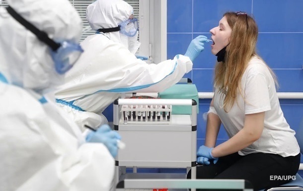 Украинцев призывают при ОРВИ сдавать тест на коронавирус у семейного врача