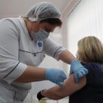 В России от коронавируса вакцинировали более миллиона человек