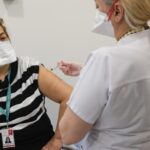 Норвегия изменит стратегию COVID-вакцинации