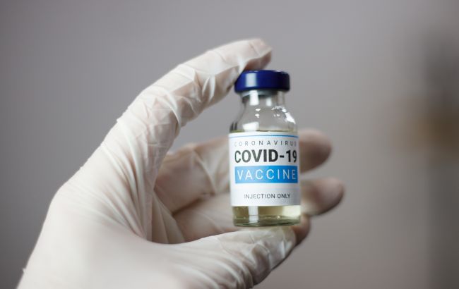 В Киеве подпольно вакцинируют от коронавируса - СМИ