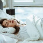 Медики назвали возможные причины ночных пробуждений