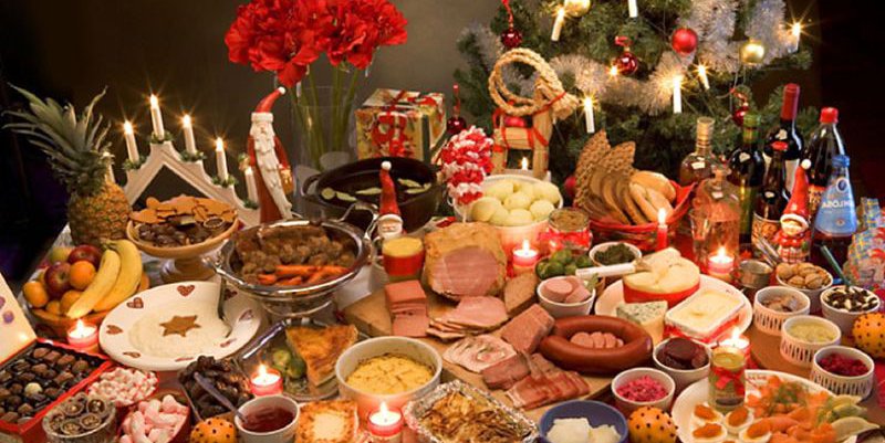 Медики напомнили, как долго можно доедать блюда с праздничных столов